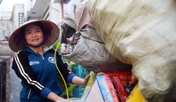 Vụ vợ chồng ve chai nhặt được 5 triệu Yen: Người lạ mặt “gợi ý riêng”